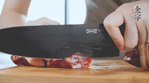 食材統統切成片，待用。